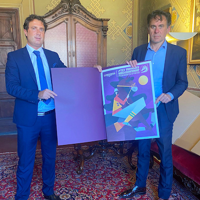 “Cavalieri senza tempo”, consegnate le litografie in Comune a Pisa